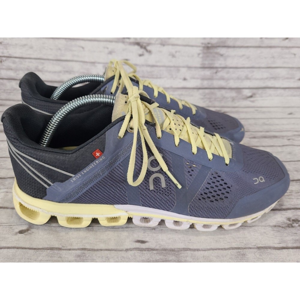 On Womens Swiss Engineering Cloudflow Gray Running Shoes Sneakers Size 9